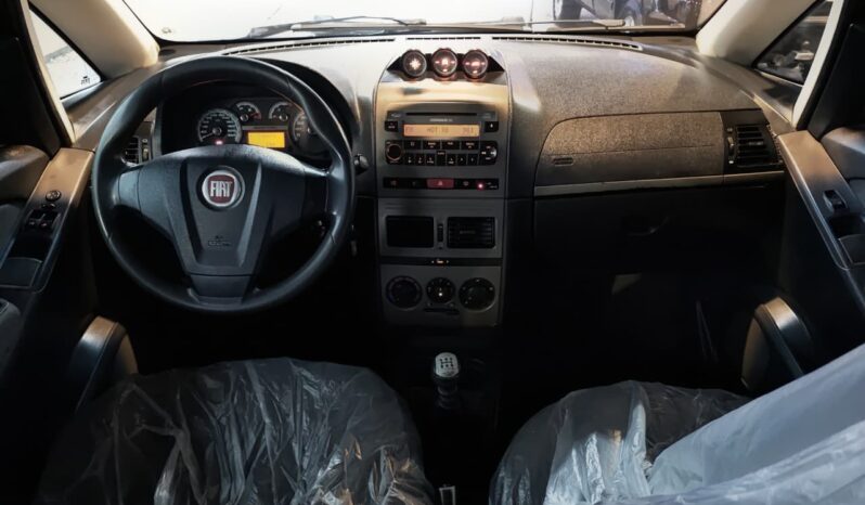 
								Fiat Idea Adventure 1.8 16V Flex Completa 2012 total									